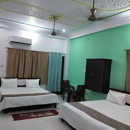 Hotel Chandrasha Villa Ayodhya Dham Ram Mandir 600 Meter Eksteriør billede