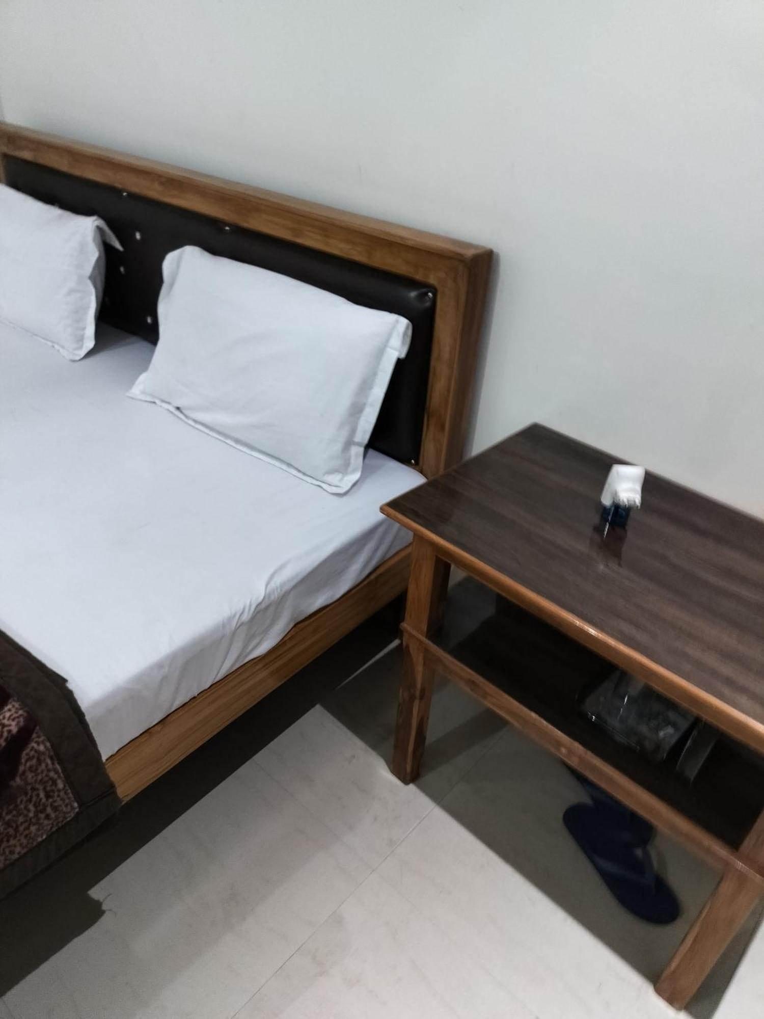 Hotel Chandrasha Villa Ayodhya Dham Ram Mandir 600 Meter Eksteriør billede